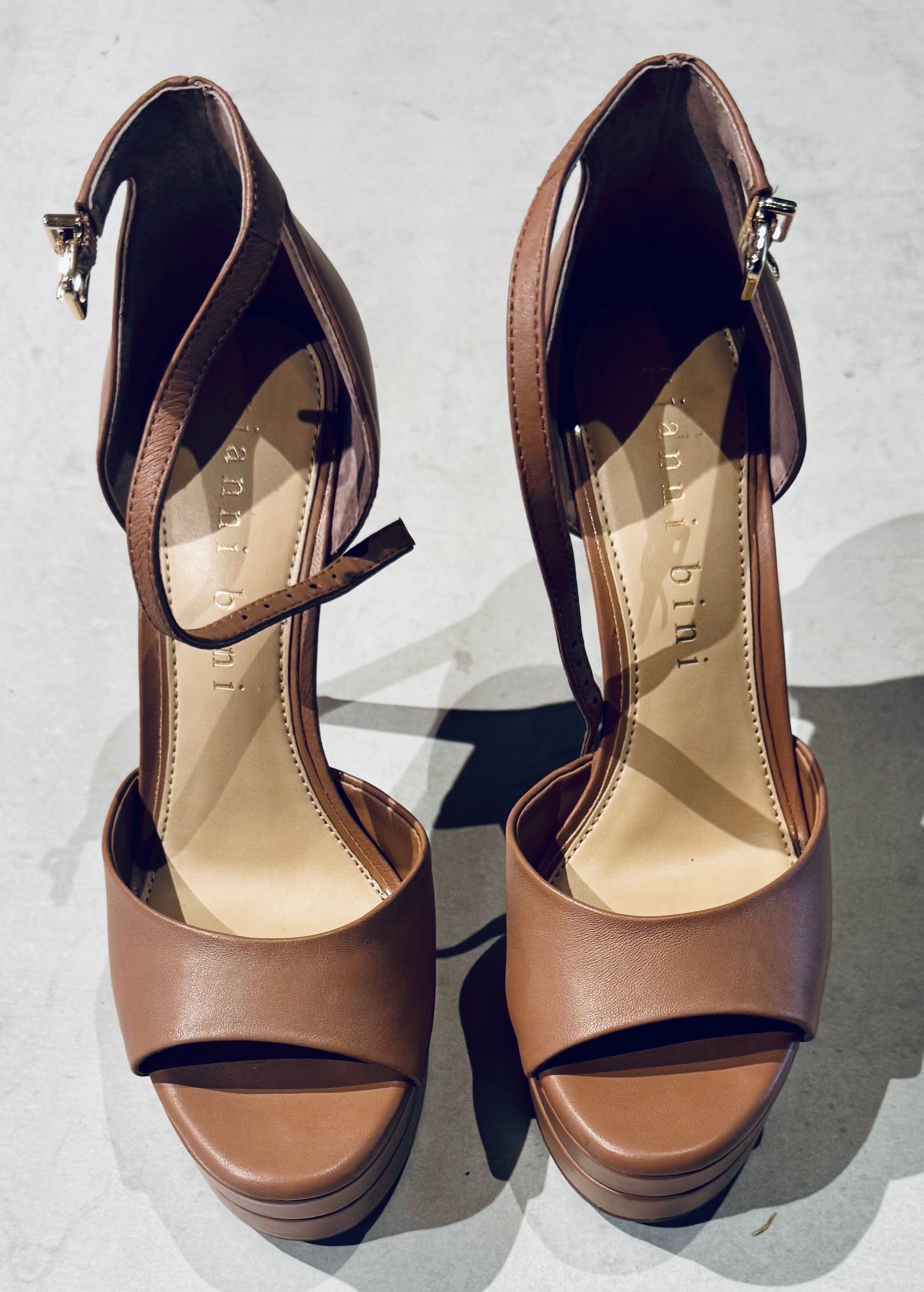 Never Worn Gianni Bini Double Platform Stilletto 7.5 $65